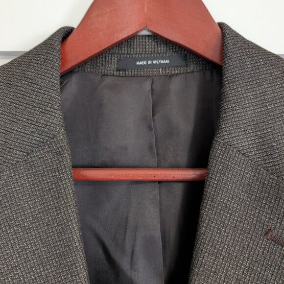 Classy Men's Alfani Sport Coat Brown Center Vent - Picture 3 of 5